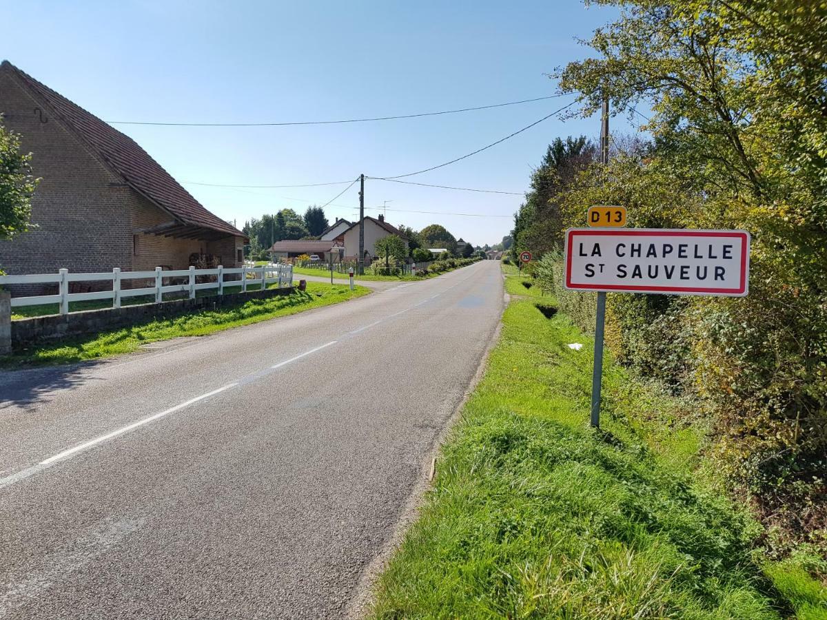 Gite Le Petit Pied-A-Terre La Chapelle-Saint-Sauveur  Екстериор снимка