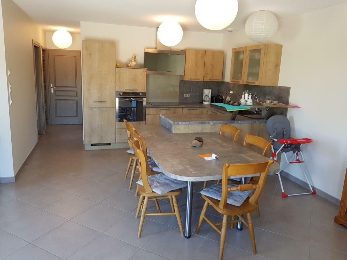 Gite Le Petit Pied-A-Terre La Chapelle-Saint-Sauveur  Екстериор снимка